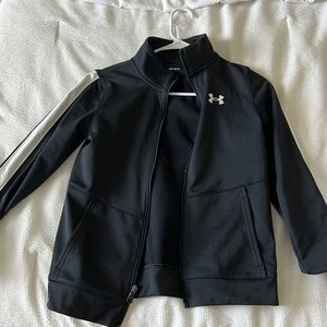 Under armor jacket size medium. NEVER WORN